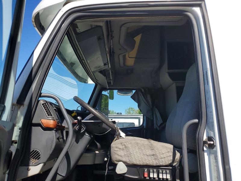 2006 Volvo Vn VIN 4V4NC9TJ46N421659 COPART salvage auction — MINOR DENT/SCRATCHES, Ny - Cert Of Title-Rebuilt Salvage (P), sold $22,000 on 2026-07-09 (photo 5)