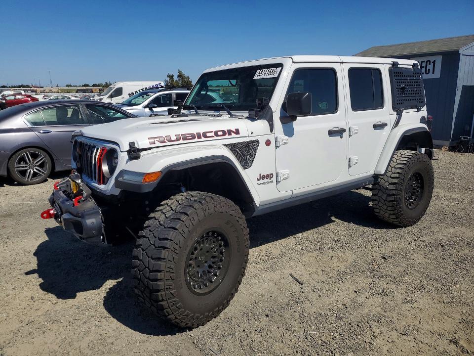 2018 Jeep Wrangler / VIN 1C4HJXFG3JW258394 — COPART salvage auction photo