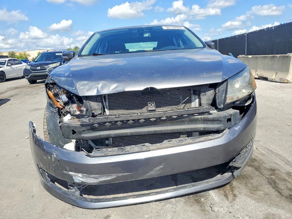 2014 Volkswagen Passat VIN 1VWBH7A35EC014188 COPART salvage auction — FRONT END, Fl - Cert Of Title Slvg Rebuildable, sold $850 on 2026-07-30 (photo 5)