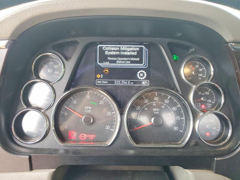 2018 Peterbilt 579 VIN 1NPBDH9X2JD493968 COPART salvage auction — MINOR DENT/SCRATCHES, OK - CERTIFICATE OF TITLE, sold $4,600 on 2026-07-09 (photo 8)