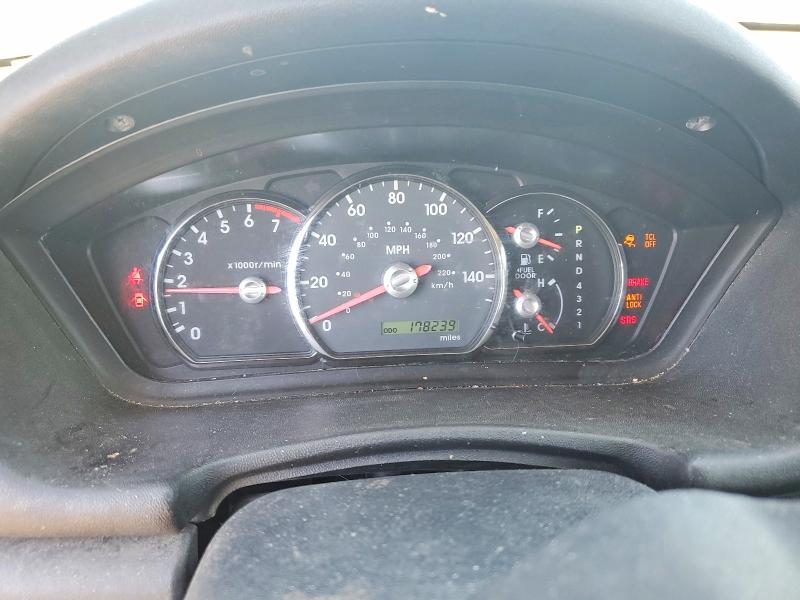 2011 Mitsubishi Endeavor VIN 4A4JN2AS5BE031521 COPART salvage auction — REAR END, CA - DIS/DLR/EXP APP FOR DUP CLEAN, sold $175 on 2026-07-27 (photo 9)