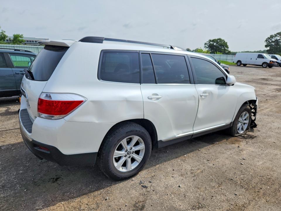 2013 Toyota Highlander VIN 5TDBK3EH3DS266134 COPART salvage auction — FRONT END, Salvage Title, sold $775 on 2026-07-28 (photo 3)