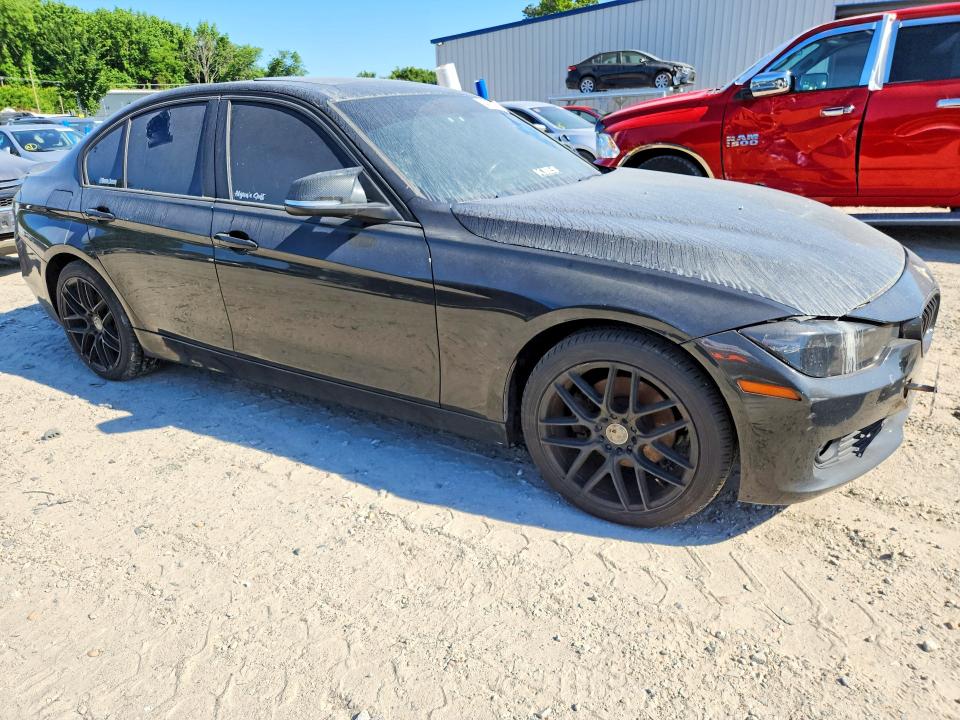 2014 BMW 3er VIN WBA3C3G58ENS67711 COPART salvage auction — MECHANICAL, Va - Certificate Of Title, sold $3,000 on 2026-07-09 (photo 4)