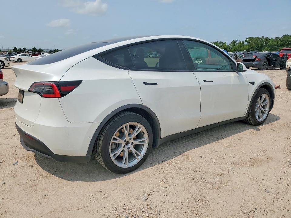 2021 Tesla VIN 5YJYGDEE1MF077803 COPART salvage auction — REAR END, Tx - Salvage Vehicle Title, sold $8,900 on 2026-07-10 (photo 3)