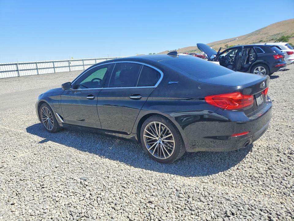 2018 BMW 5er VIN WBAJB1C52JG624111 COPART salvage auction — MINOR DENT/SCRATCHES, Nv - Certificate Of Title (P), sold $5,100 on 2026-07-30 (photo 2)