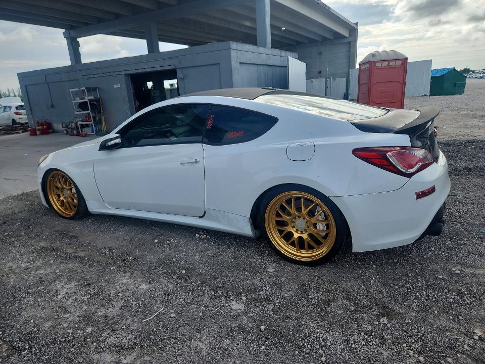 2014 Hyundai Genesis VIN KMHHU6KJXEU115491 COPART salvage auction — MINOR DENT/SCRATCHES, Mt - Cert Of Title-Rebuilt Salvage, sold $900 on 2026-07-07 (photo 2)