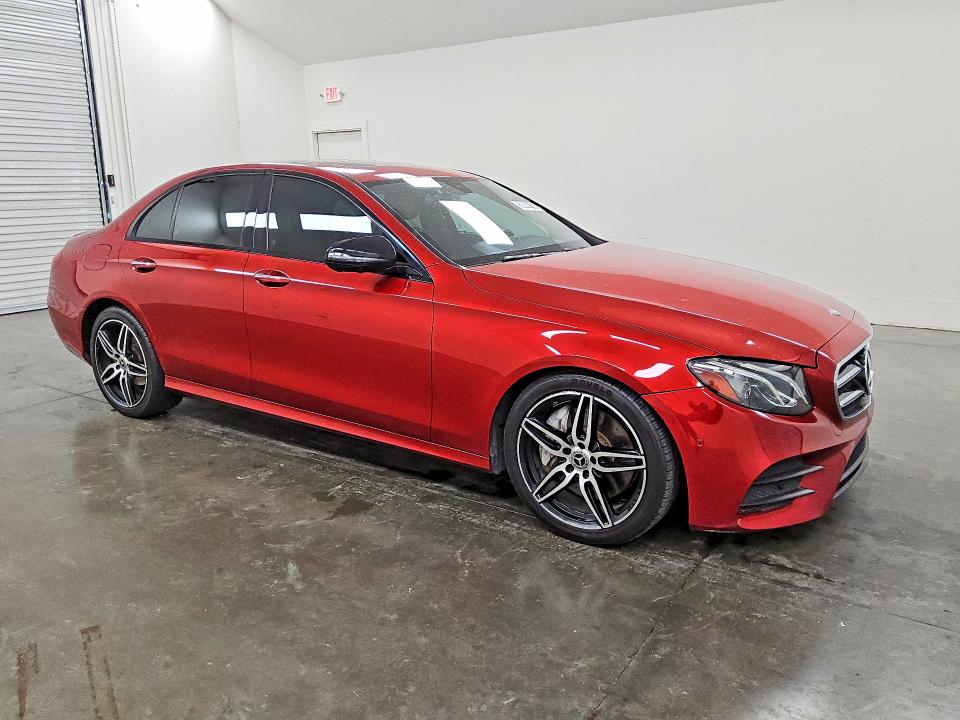 2019 Mercedes-benz E-klasse VIN WDDZF4JB8KA559621 COPART salvage auction — MINOR DENT/SCRATCHES, Tx - Certificate Of Title, sold $7,700 on 2026-07-16 (photo 4)