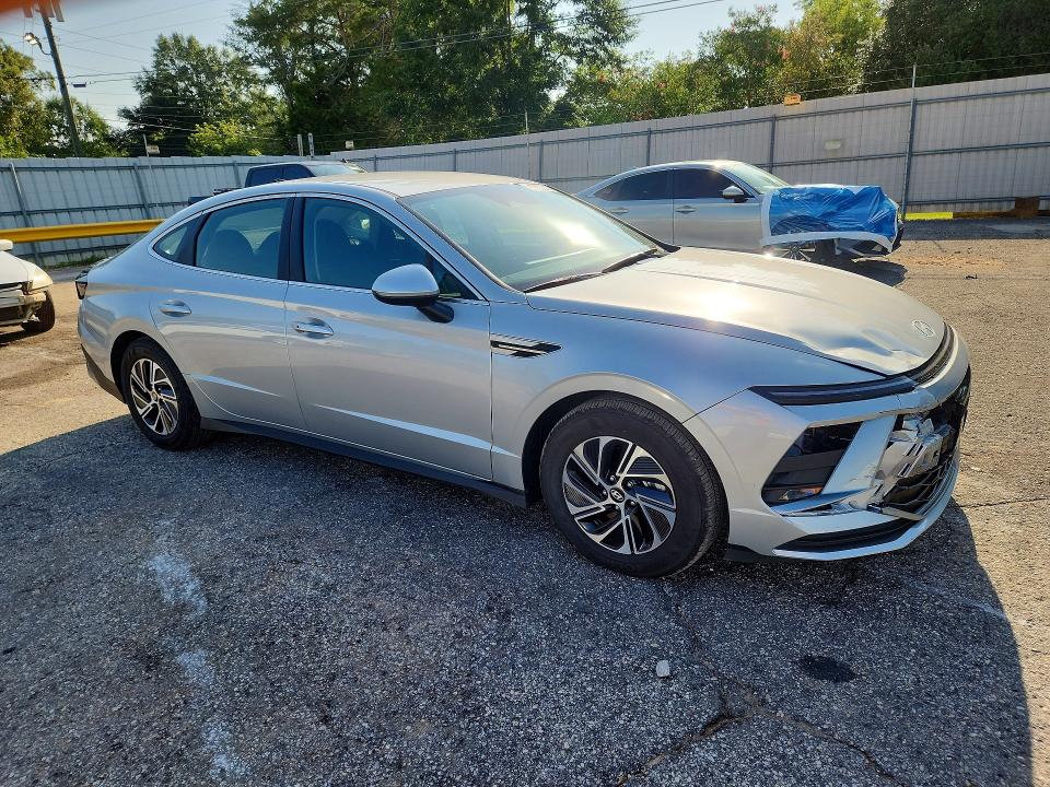 2026 Hyundai Sonata hybrid VIN KMHL24JJ6TA158021 COPART salvage auction — FRONT END, FL - CERTIFICATE OF TITLE, sold $12,700 on 2026-07-13 (photo 4)