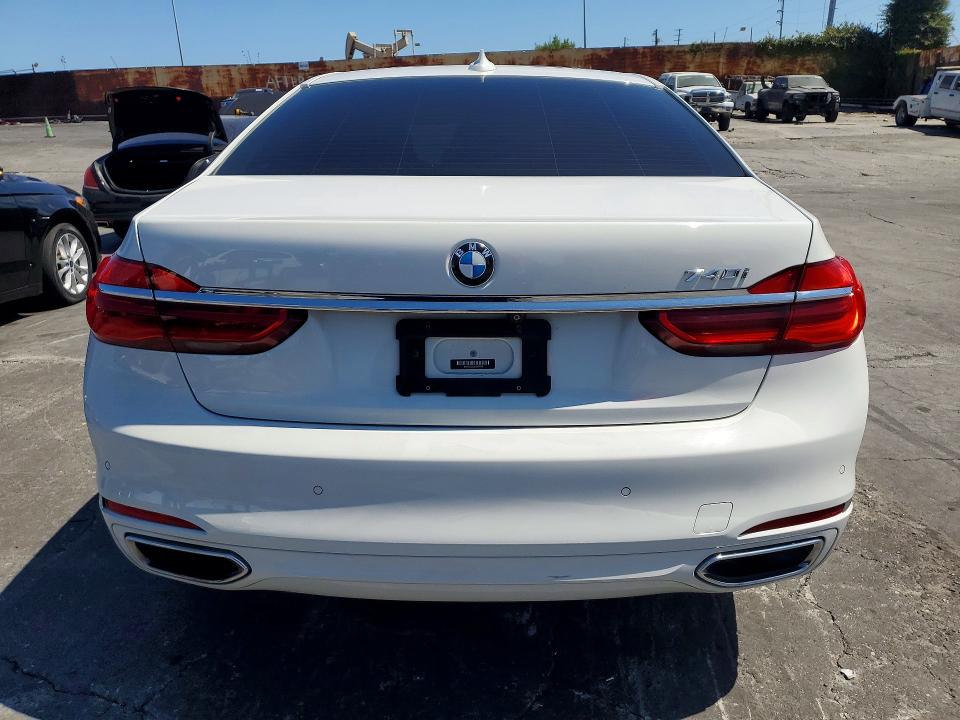 2019 BMW 7 series VIN WBA7E2C55KB217759 COPART salvage auction — NORMAL WEAR, Ca - Dis/Dlr/Exp Only Clean Title (P), sold $5,500 on 2026-07-08 (photo 6)