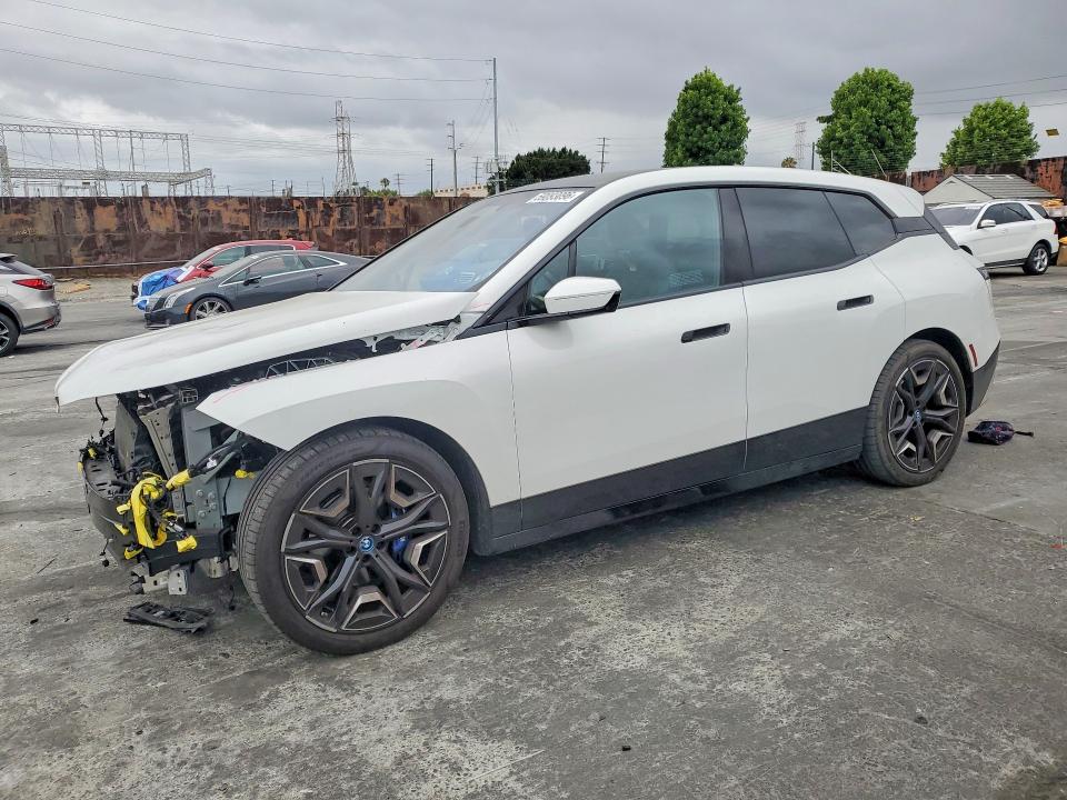 2023 BMW Ix VIN WB533CF03PCM64126 COPART salvage auction — FRONT END, Ca - Salvage Certificate, sold $32,000 on 2026-08-14 (photo 1)