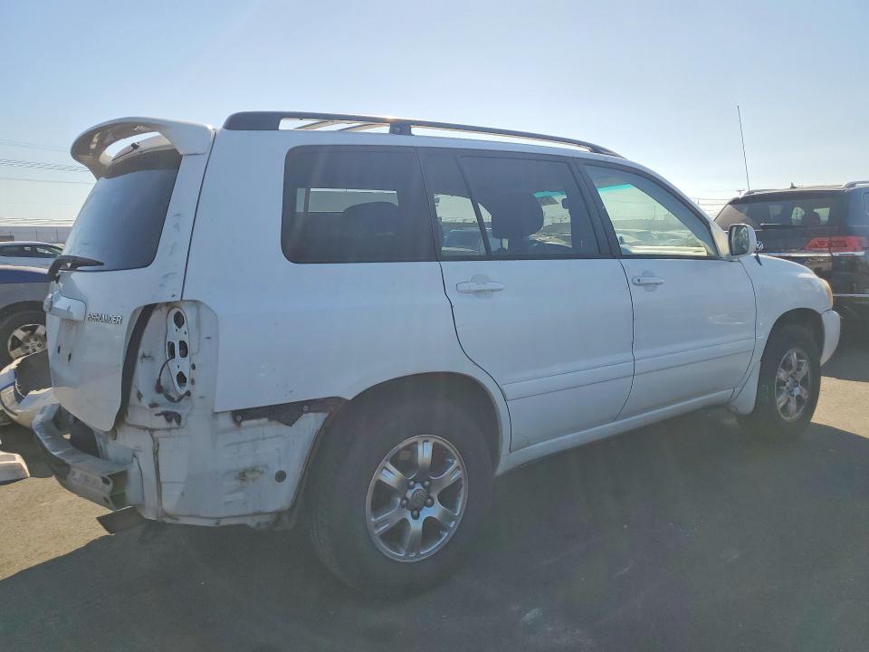 2004 Toyota Highlander VIN JTEDP21A340034824 COPART salvage auction — REAR END, CA - SALVAGE CERTIFICATE, sold $925 on 2026-07-15 (photo 3)