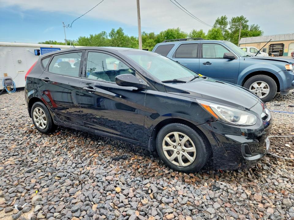 2013 Hyundai VIN KMHCT5AE0DU093852 COPART salvage auction — VANDALISM, Il - Salvage Certificate, sold $575 on 2026-07-27 (photo 4)