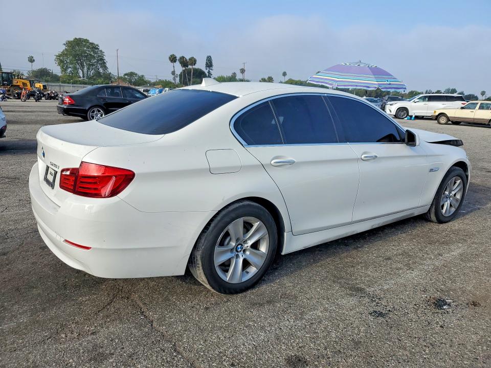 2013 BMW 5er VIN WBAXG5C54DDY35996 COPART salvage auction — FRONT END, Ca - Salvage Certificate, sold $425 on 2026-07-31 (photo 3)