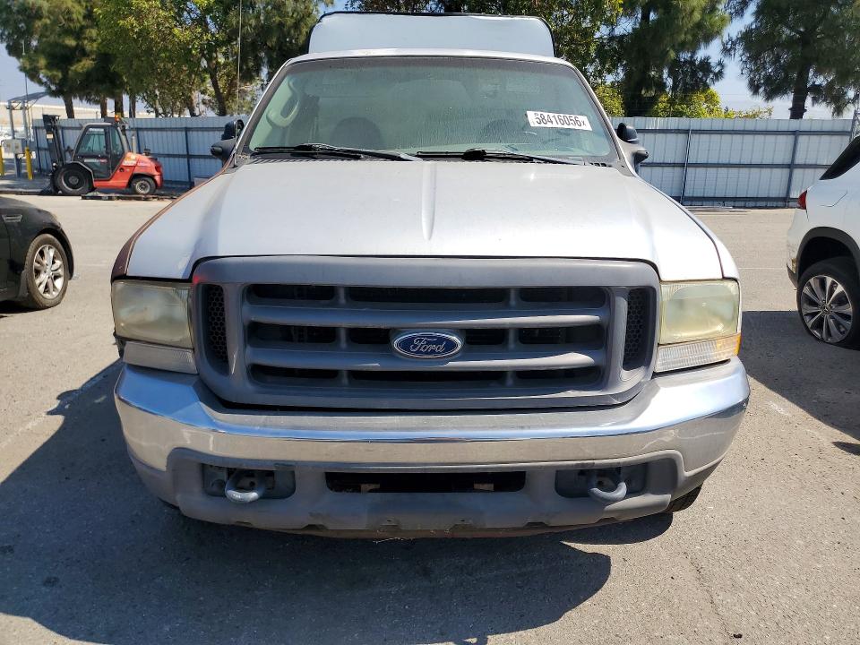 2004 Ford F-250 super duty VIN 1FTNF20L24ED68327 COPART salvage auction — MINOR DENT/SCRATCHES, CA - DIS/DLR/EXP ONLY CLEAN TITLE, sold $450 on 2026-07-09 (photo 5)