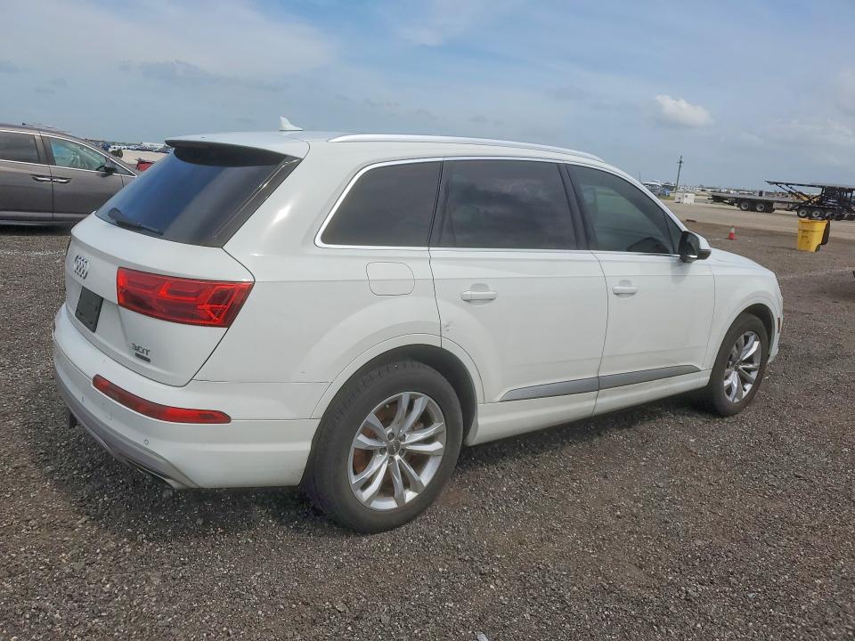 2017 Audi Q7 VIN WA1LAAF75HD033692 COPART salvage auction — MINOR DENT/SCRATCHES, Mn - Certificate Of Title, sold $4,300 on 2026-07-21 (photo 3)