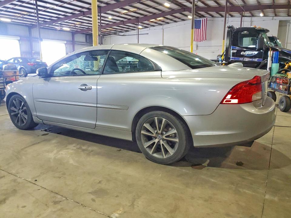 2012 Volvo C70 VIN YV1672MC6CJ123414 COPART salvage auction — FRONT END, FL - CERT OF TITLE SLVG REBUILDABLE, sold $325 on 2026-08-03 (photo 2)