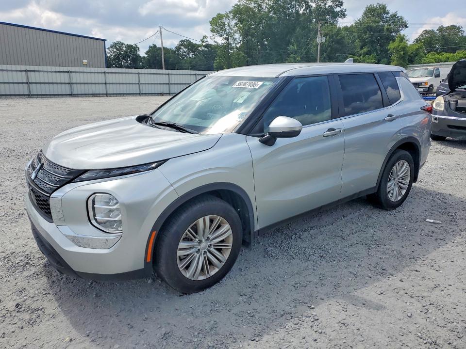 2024 Mitsubishi Outlander VIN JA4J3UA89RZ077976 COPART salvage auction — MINOR DENT/SCRATCHES, SC - CERTIFICATE OF TITLE, sold $16,500 on 2026-07-29 (photo 1)