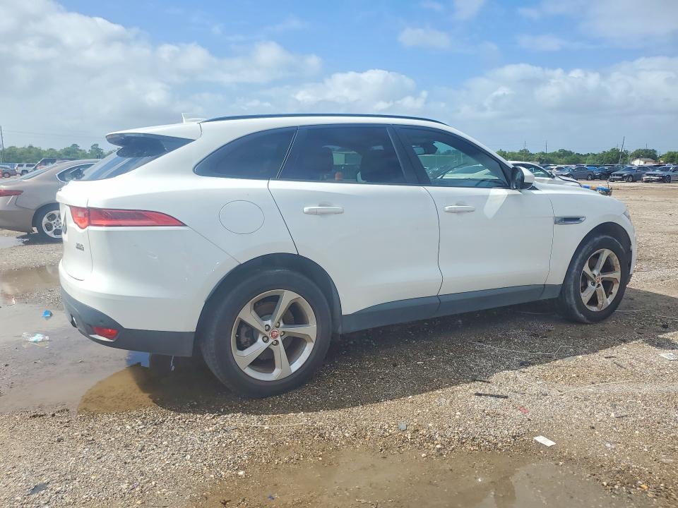 2017 Jaguar F-pace VIN SADCJ2BV1HA074469 COPART salvage auction — MINOR DENT/SCRATCHES, Tx - Certificate Of Title, sold $3,900 on 2026-07-09 (photo 3)