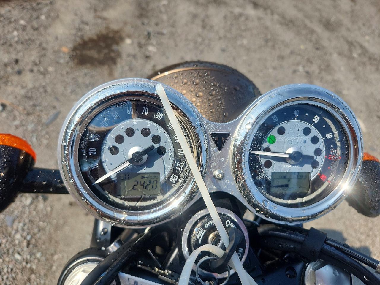 2024 Triumph Motorcycle BONNEVILLE VIN SMTD10G71RTBP4158 COPART salvage auction — Minor Dent/Scratches, MA - CERT OF TITLE-SALVAGE (P), sold $3,250 on 2026-07-09 (photo 7)