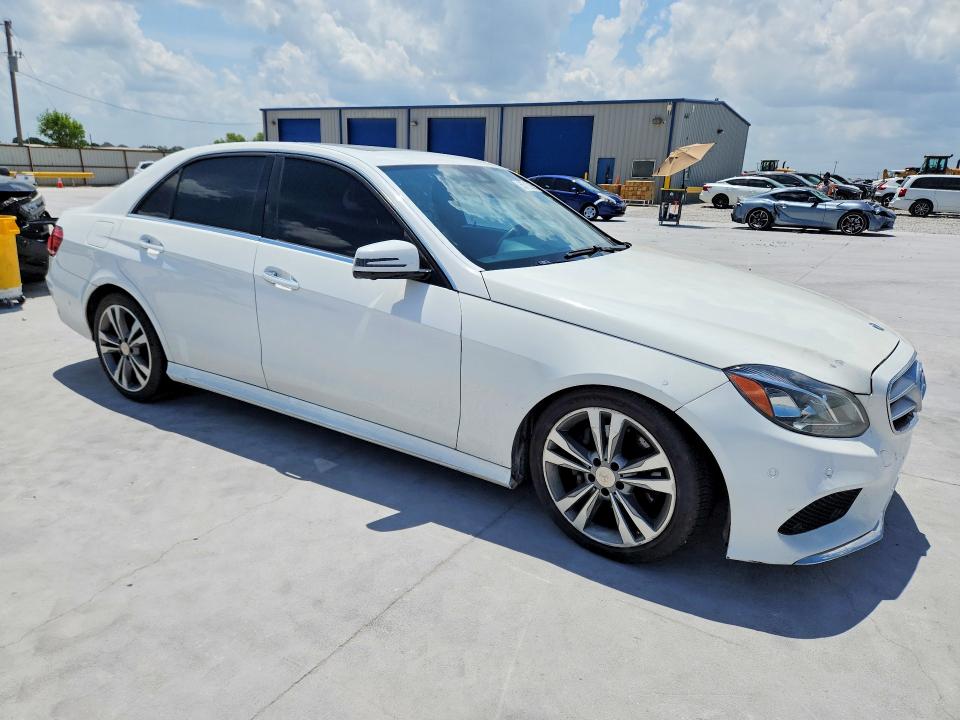 2016 Mercedes-benz E-class VIN WDDHF5KB0GB250856 COPART salvage auction — WATER/FLOOD, Tx - Salvage Title-Flood Damage, sold $1,900 on 2026-07-31 (photo 4)