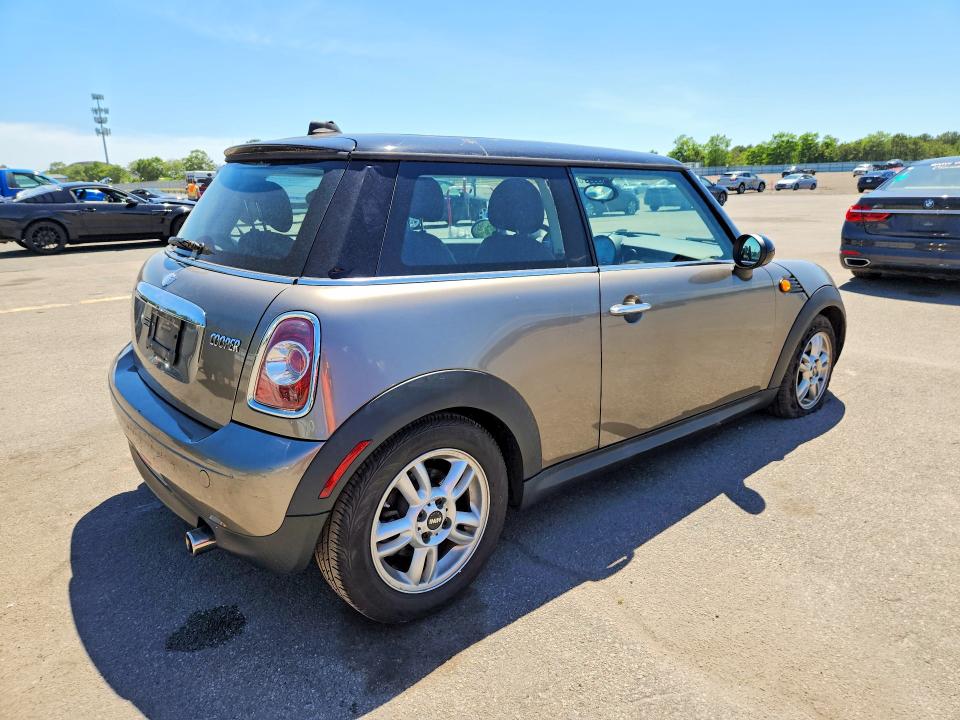 2012 Mini Cooper VIN WMWSU3C5XCT255048 COPART salvage auction — MINOR DENT/SCRATCHES, NY - CERTIFICATE OF TITLE, sold $775 on 2026-07-27 (photo 3)