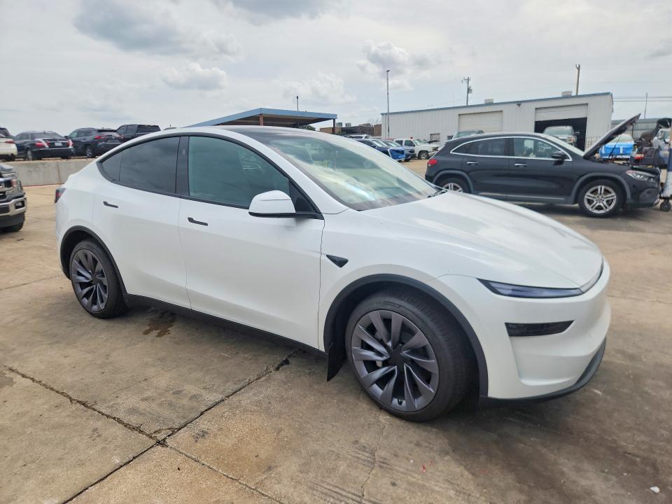 2026 Tesla VIN 7SAYGDEE2TF636504 COPART salvage auction — UNDERCARRIAGE, Il - Salvage Certificate, sold $24,300 on 2026-07-23 (photo 4)