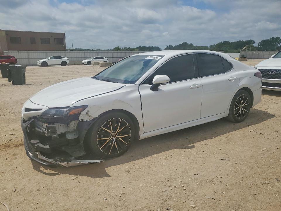 2022 Toyota Camry VIN 4T1G11AKXNU674959 COPART salvage auction — FRONT END, Ks - Cert Of Title-Salvage, sold $8,100 on 2026-07-30 (photo 1)