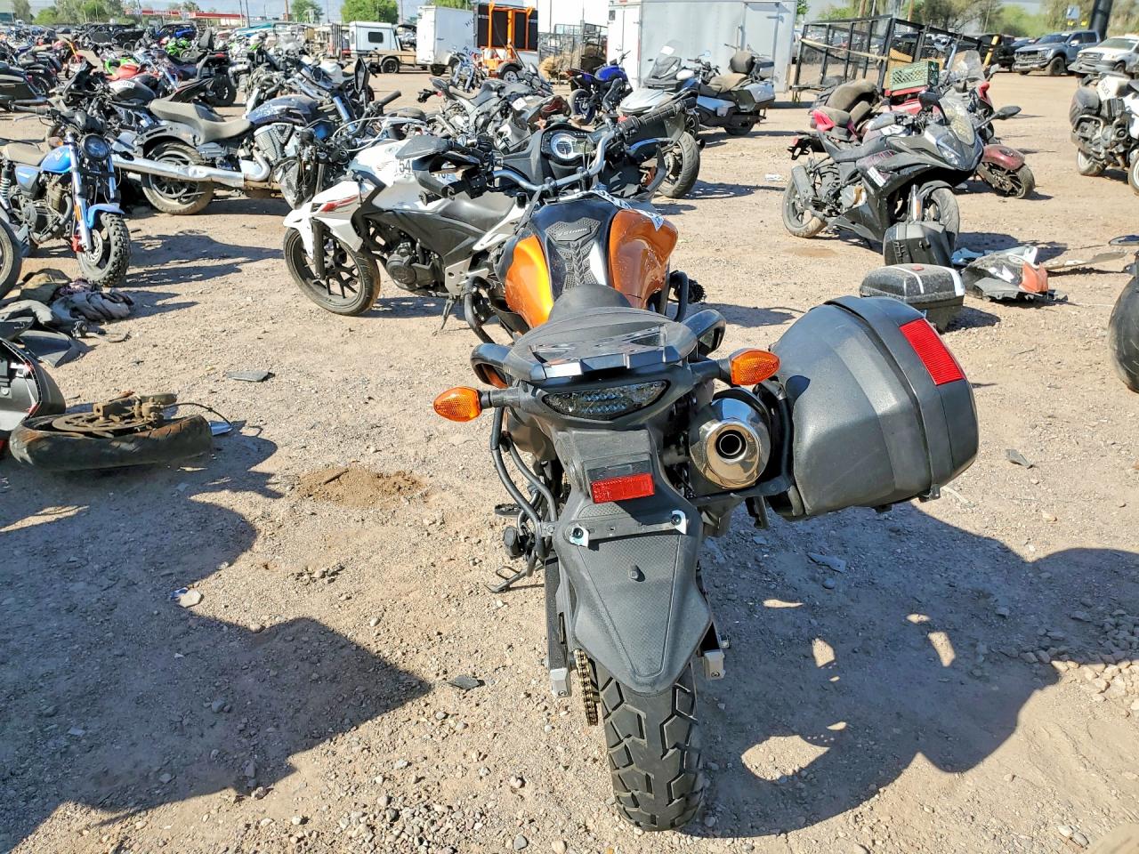 2012 Suzuki DL650 A VIN JS1VP56A0C2101430 COPART salvage auction — Front End, AZ - CERT OF TITLE - SALVAGE, sold $150 on 2026-07-09 (photo 4)