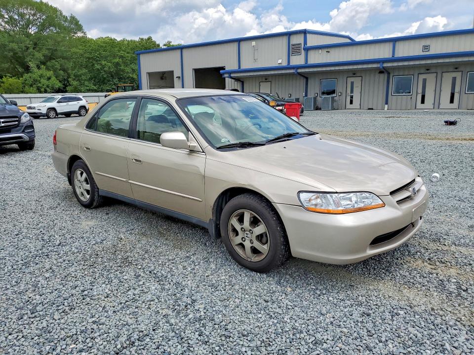 2000 Honda Accord VIN JHMCG5677YC040546 COPART salvage auction — SIDE, NC - SALVAGE CERTIFICATE OF TITLE, sold $975 on 2026-07-16 (photo 4)