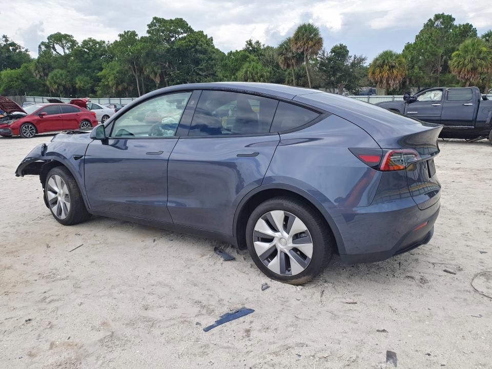 2023 Tesla Model y VIN 7SAYGDEE1PA195340 COPART salvage auction — FRONT END, Salvage Title, sold $6,700 on 2026-07-22 (photo 2)