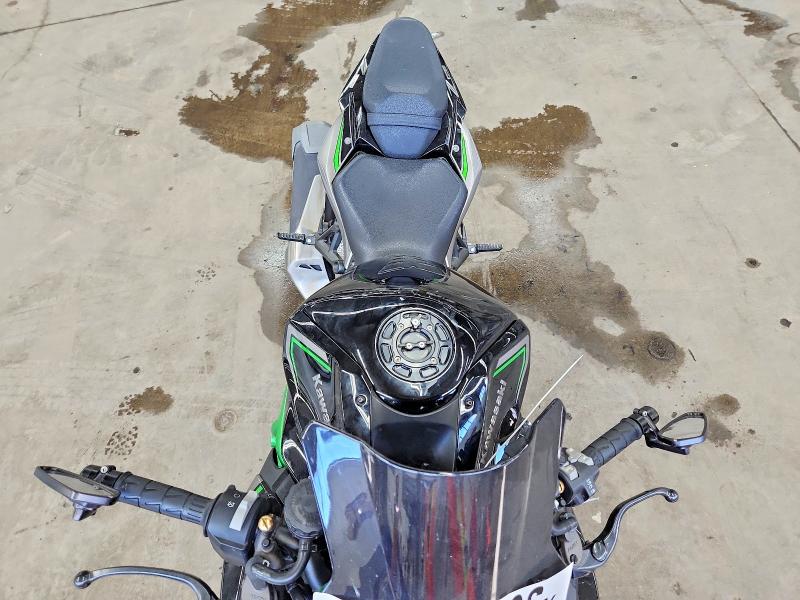 2020 Kawasaki Zr VIN JKAZRCK1XLA002612 COPART salvage auction — MINOR DENT/SCRATCHES, Ia - Certificate Of Title (P), sold $8,300 on 2026-07-27 (photo 5)
