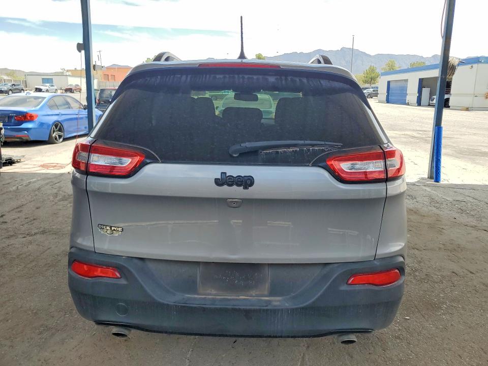 2014 Jeep Cherokee VIN 1C4PJLCS7EW300861 COPART salvage auction — MINOR DENT/SCRATCHES, Mt - Certificate Of Title, sold $1,350 on 2026-07-10 (photo 6)