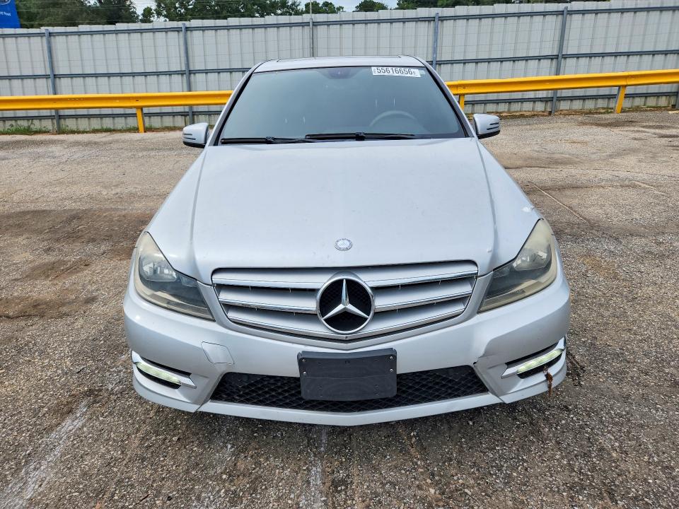 2012 Mercedes-benz VIN WDDGF4HB9CA679930 COPART salvage auction — VANDALISM, Fl - Cert Of Title Slvg Rebuildable, sold $1,650 on 2026-08-03 (photo 5)