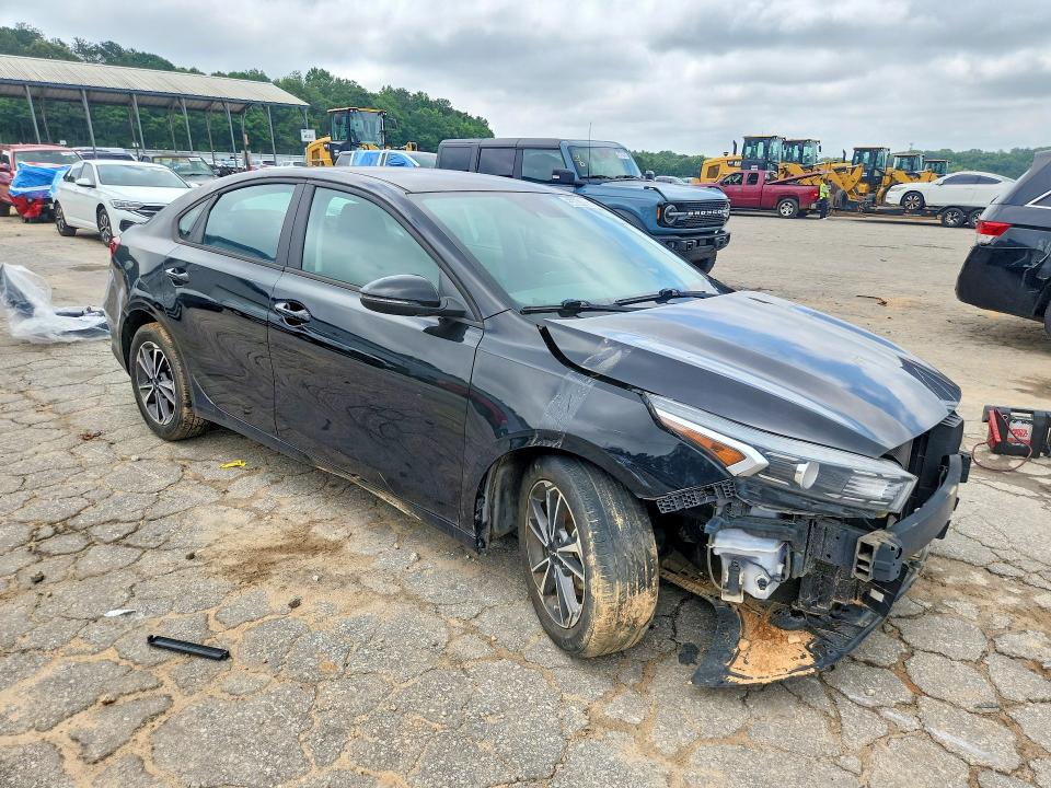 2022 Kia Forte VIN 3KPF24AD7NE472904 COPART salvage auction — SIDE, GA - CERTIFICATE OF TITLE, sold $1,800 on 2026-07-09 (photo 4)