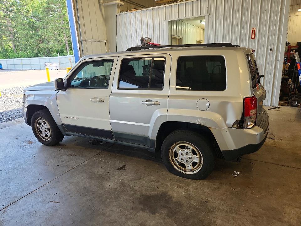 2011 Jeep Patriot VIN 1J4NF1GB9BD258587 COPART salvage auction — SIDE, Mn - Certificate Of Title, sold $654 on 2026-07-02 (photo 2)