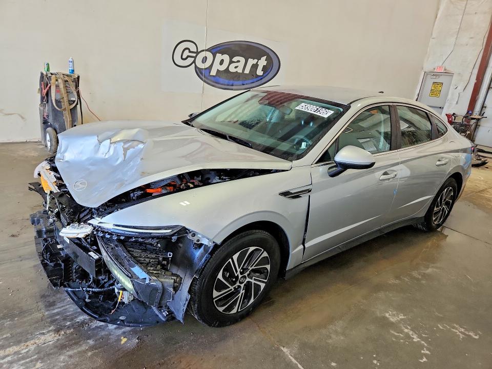 2026 Hyundai Sonata hybrid VIN KMHL24JJ1TA161943 COPART salvage auction — FRONT END, Mn - Certificate Of Title, sold $6,500 on 2026-07-08 (photo 1)