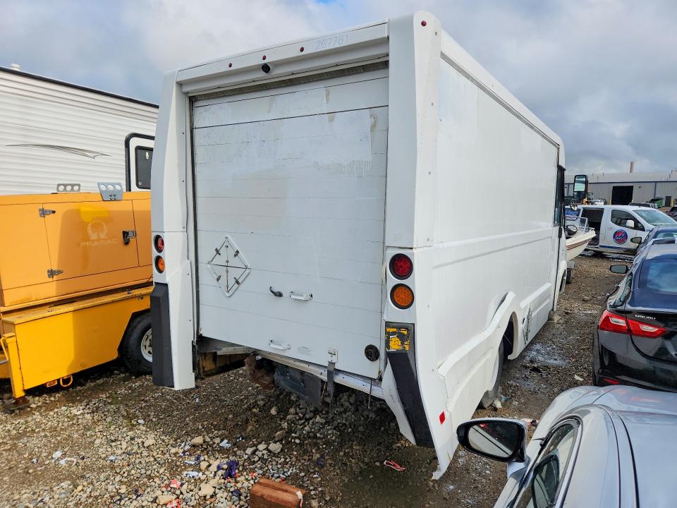 2018 Isuzu Reach VIN JALB4T17XJ7W02311 COPART salvage auction — REAR END, MI - CERTIFICATE OF TITLE, sold $250 on 2026-07-28 (photo 3)
