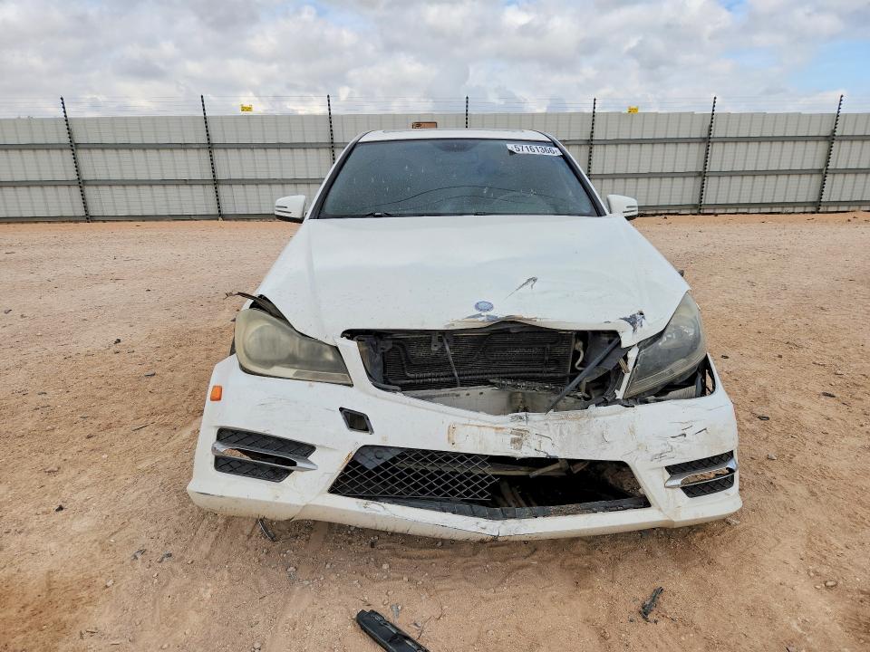 2014 Mercedes-benz C-klasse VIN WDDGF4HB8ER313199 COPART salvage auction — FRONT END, TX - SALVAGE VEHICLE TITLE (P), sold $500 on 2026-08-19 (photo 5)