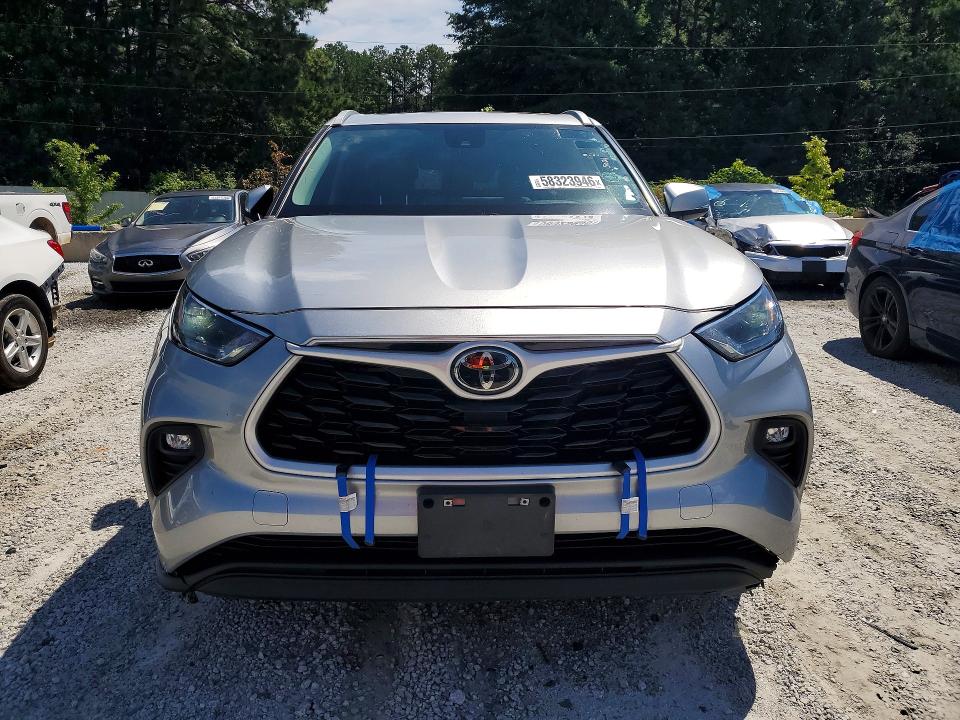 2023 Toyota VIN 5TDKDRBH1PS020592 COPART salvage auction — MINOR DENT/SCRATCHES, Md - Certificate Of Title, sold $18,200 on 2026-07-28 (photo 5)