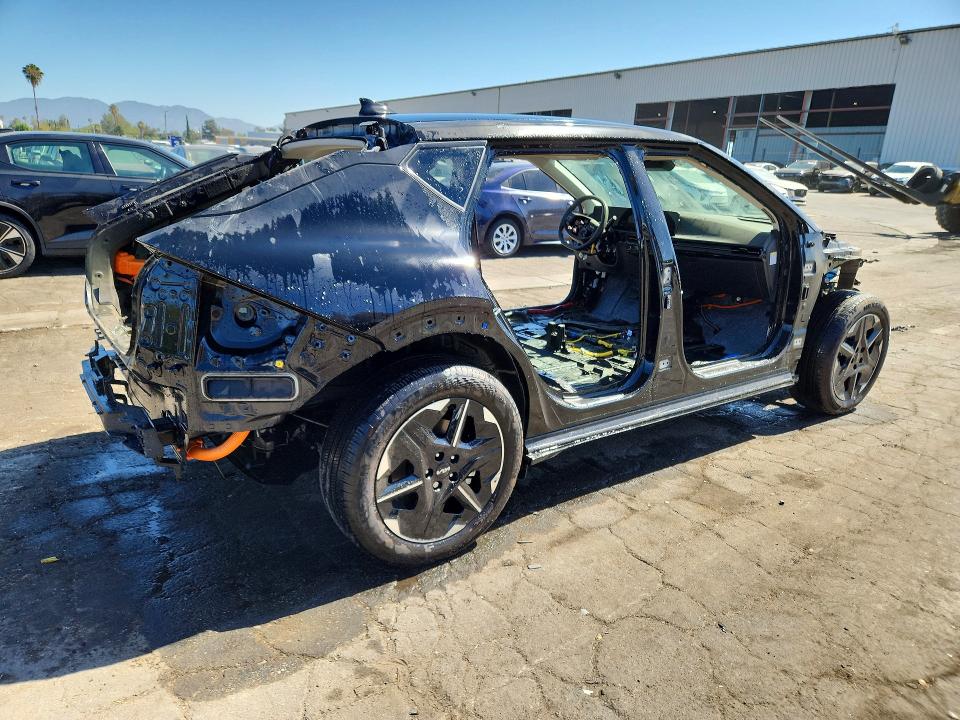 2025 Kia Ev6 VIN 5XYC34JA3SG010344 COPART salvage auction — STRIPPED, CA - CERTIFICATE OF TITLE, sold $3,150 on 2026-07-21 (photo 3)