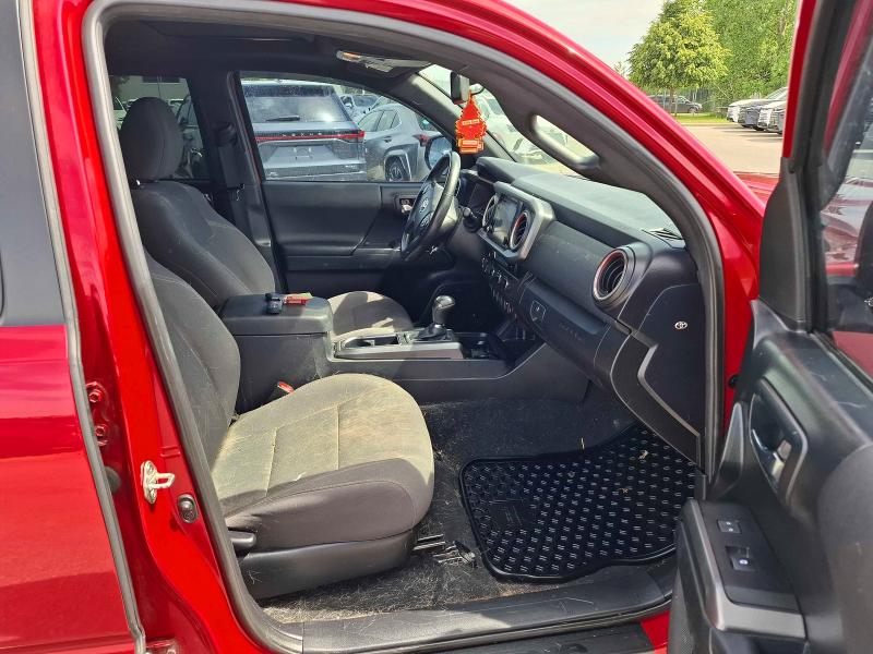 2017 Toyota Tacoma VIN 5TFDZ5BNXHX023656 COPART salvage auction — NORMAL WEAR, ON - PERMIT NO BRAND - UNFIT (P), sold $12,100 on 2026-07-03 (photo 5)