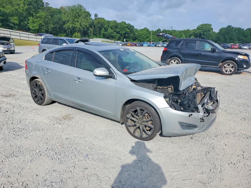 2013 Volvo VIN YV1902FH6D2183280 COPART salvage auction — FRONT END, Nc - Salvage Certificate Of Title, sold $350 on 2026-07-22 (photo 4)