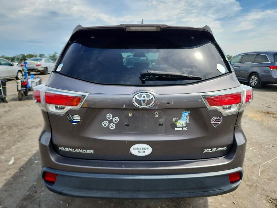 2015 Toyota Highlander VIN 5TDJKRFHXFS127120 COPART salvage auction — SIDE, Va - Cert Of Title - Salvage, sold $8,000 on 2026-07-08 (photo 6)