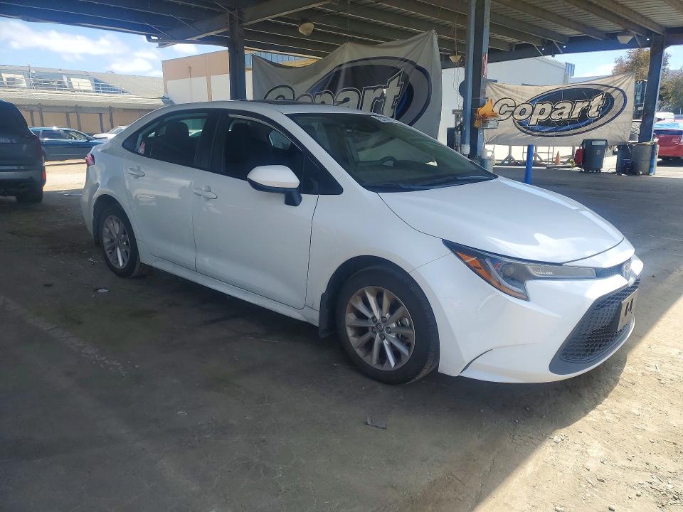 2022 Toyota Corolla VIN 5YFBPMBE9NP342046 COPART salvage auction — MINOR DENT/SCRATCHES, BC - VEH REGISTRATION-NO BRAND (P), sold $750 on 2026-07-28 (photo 4)