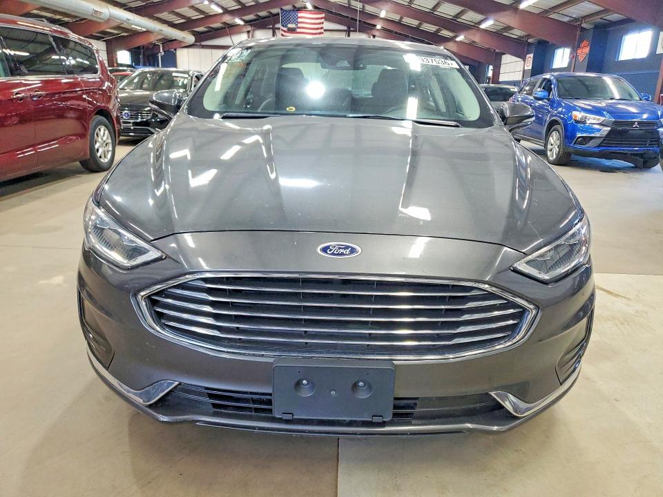 2019 Ford Fusion VIN 3FA6P0CD2KR110383 COPART salvage auction — MINOR DENT/SCRATCHES, AR - CERTIFICATE OF TITLE (P), sold $4,450 on 2026-07-02 (photo 5)