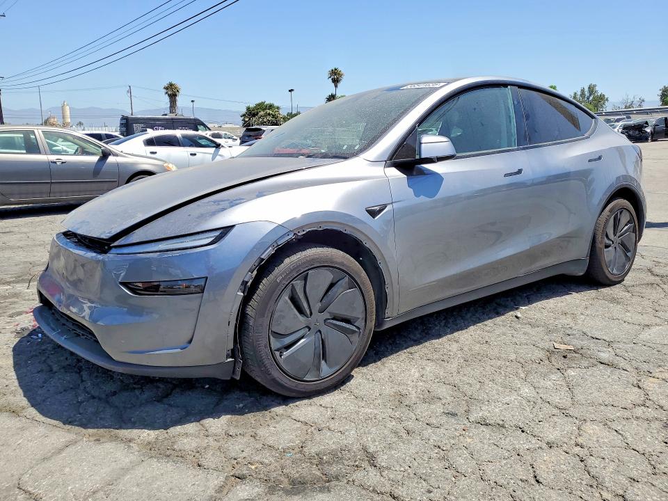 2026 Tesla Model y VIN 7SAYGDEE2TF343637 COPART salvage auction — FRONT END, Salvage Title, sold $18,400 on 2026-07-13 (photo 1)