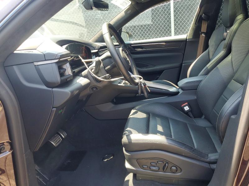 2024 Porsche Macan VIN WP1AC2XA2RL200309 COPART salvage auction — MINOR DENT/SCRATCHES, MI - CERTIFICATE OF TITLE, sold $42,250 on 2026-07-07 (photo 7)