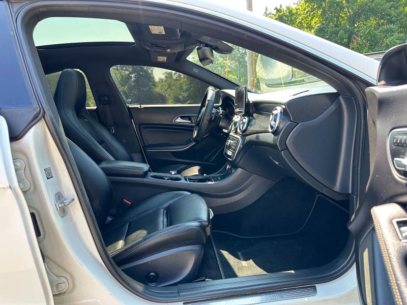 2018 Mercedes-benz Cla-klasse VIN WDDSJ4GB6JN561771 COPART salvage auction — MINOR DENT/SCRATCHES, In - Certificate Of Title, sold $7,400 on 2026-07-29 (photo 6)