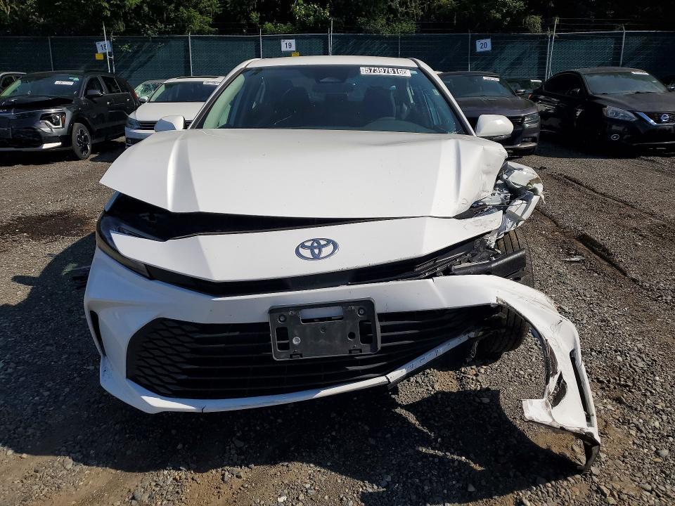 2025 Toyota Camry VIN 4T1DAACK2SU130435 COPART salvage auction — FRONT END, CA - SALVAGE CERTIFICATE, sold $8,100 on 2026-08-03 (photo 5)