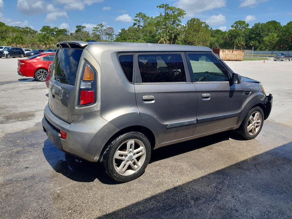 2010 Kia Soul VIN KNDJT2A29A7163732 COPART salvage auction — FRONT END, FL - CERT OF TITLE SLVG REBUILDABLE, sold $575 on 2026-07-15 (photo 3)